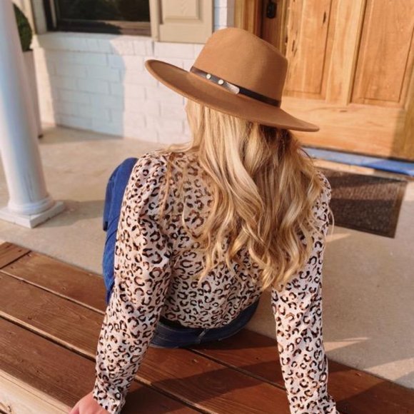 Top It Off Wide Brim Belted Hat-Dark Khaki - Picture 4 of 5